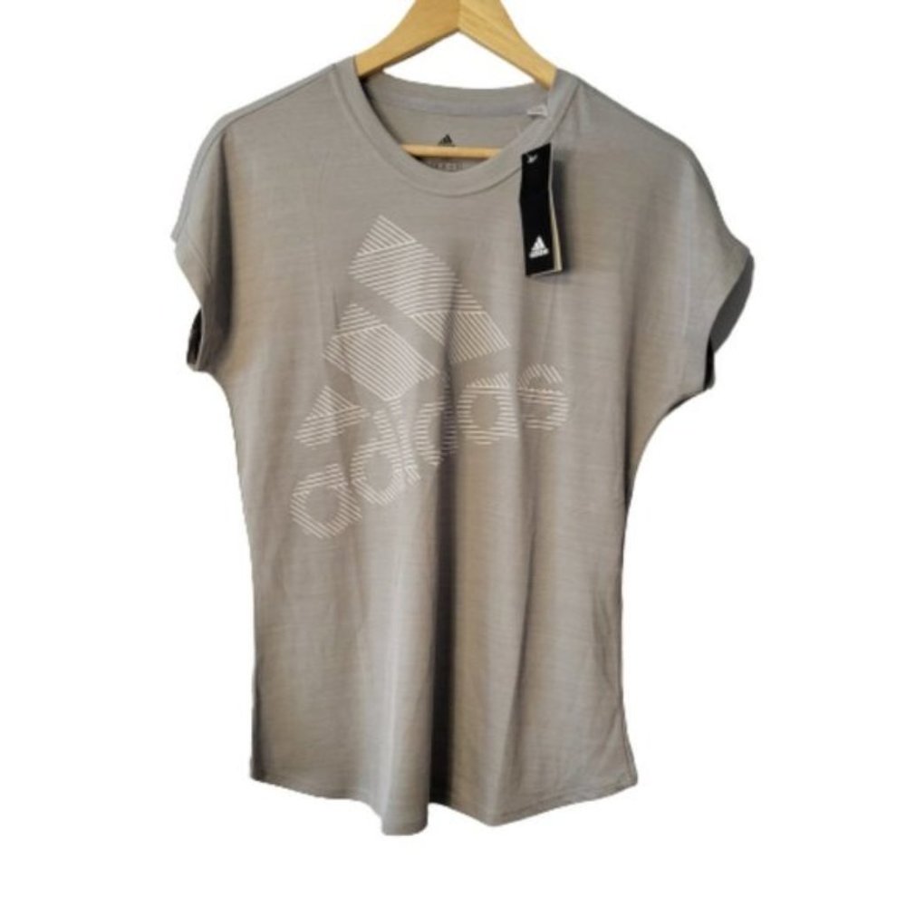 NWT Adidas Badge of Sport Grey and White T-Shirt Size Medium???????